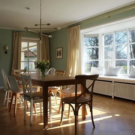 With 4 Bedrooms * Fischerhude