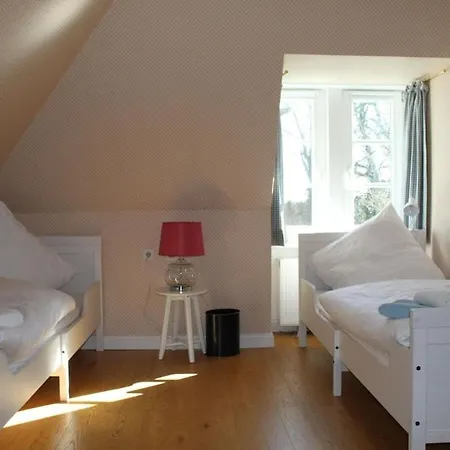 بيت للعطل With 4 Bedrooms *