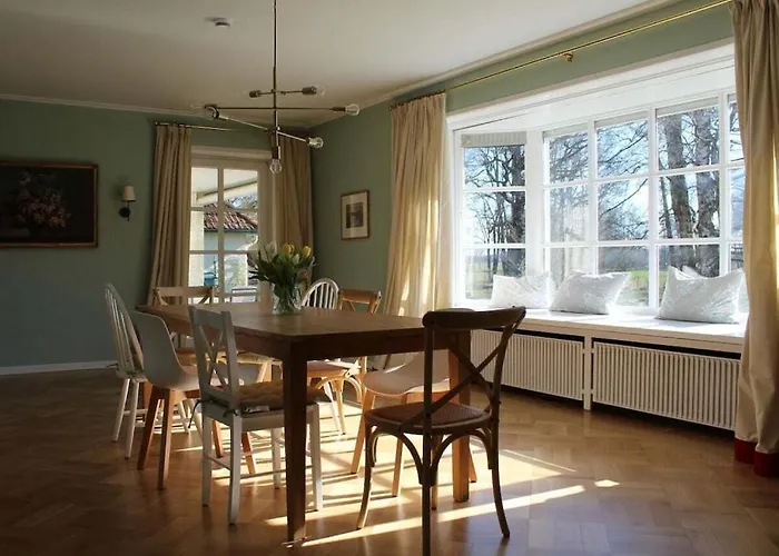 With 4 Bedrooms * Fischerhude